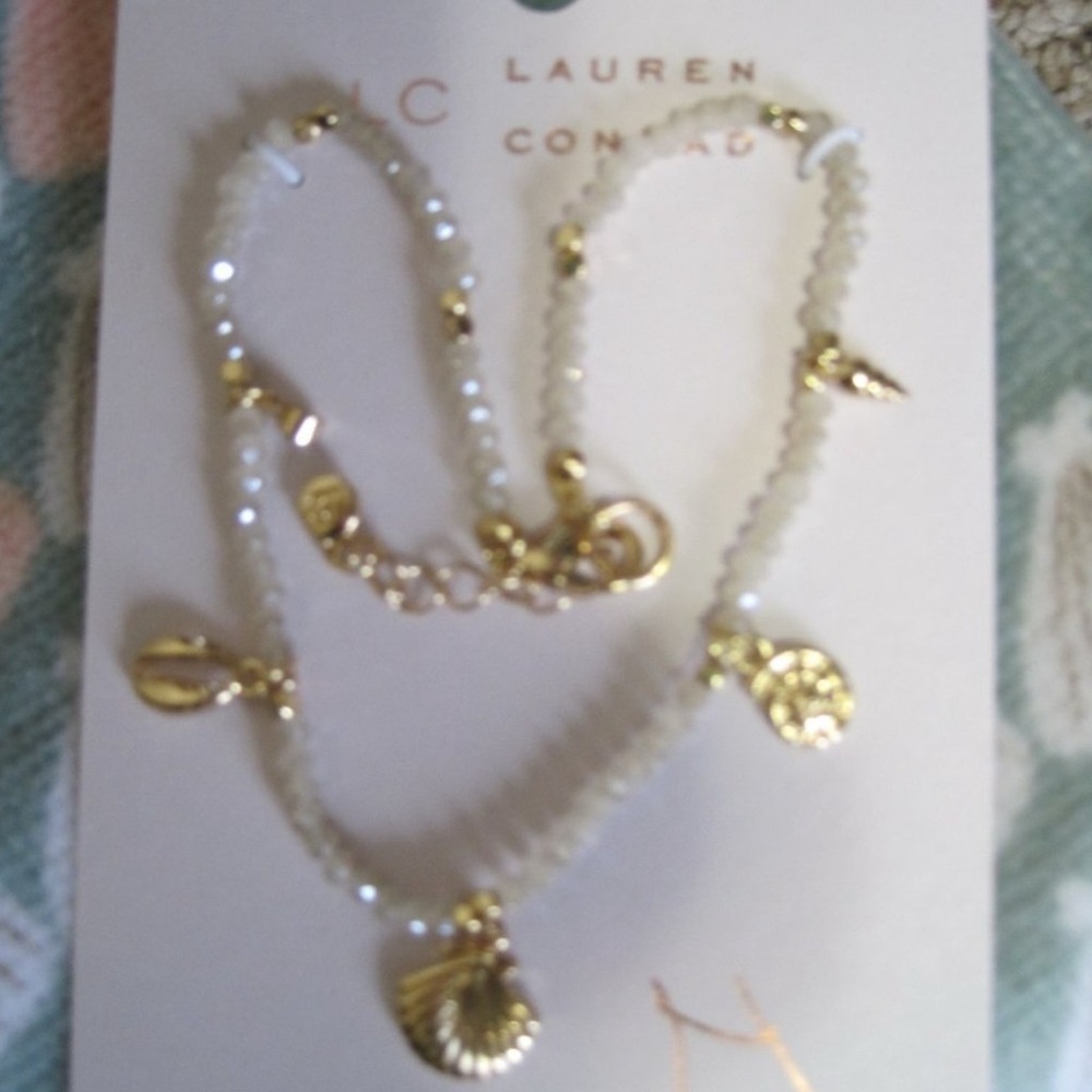 NWT LC Lauren Conrad Gold and White Charm ankle Bracelet - Picture 2 of 2